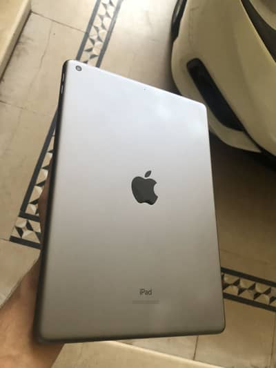 Ipad 7 generation 32gb with box