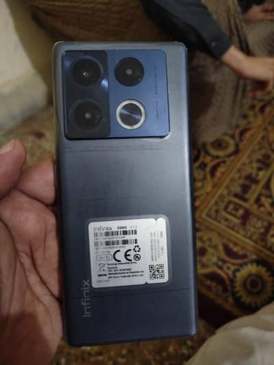 note 40 pro 12+12 256 GB with original box and charger