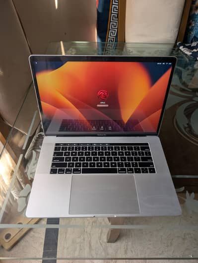 MacBook Pro 2019 | Core i7 | 16GB RAM | 512GB SSD | 15.4