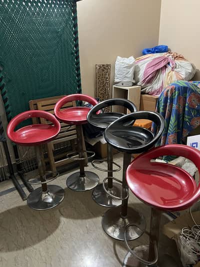 5 Bar stools with height control