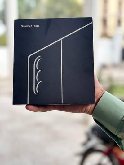 Samsung Z Fold 7 – Latest Model – 256GB –Non PTA-Ecellent Condition 