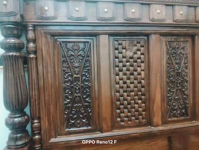 Chinoti wood bad set with side table drassing