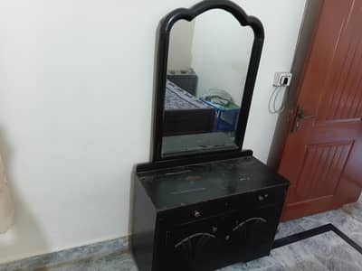 dressing table