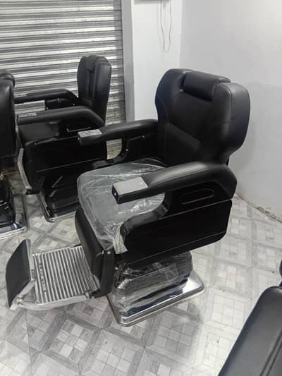 Saloon Chairs / Cutting Chairs / Barber Chairs / Parlour Chairs