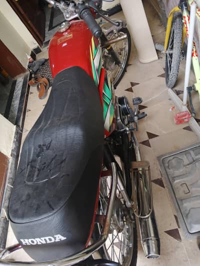 Honda cd 70 red colour