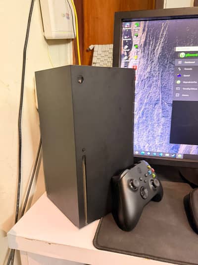XBOX X one TB with one remote (no box)