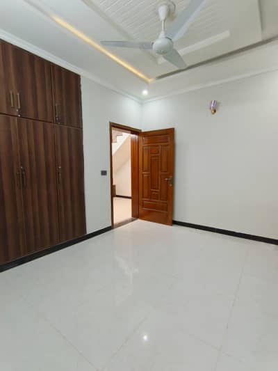 4 Marla Ground Portion For Rent In G-13 Islamabad Only Small Family