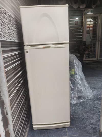 Dowlance refrigerator fast cooling. . .