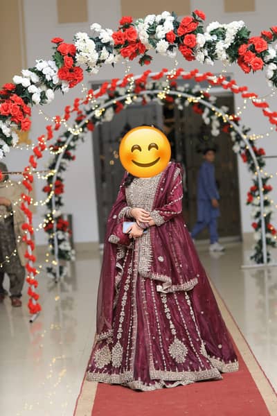 “Elegant Wedding and formal dress for Sale – Size Medium, Worn Once!”