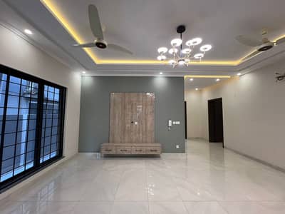 1 Kanal Upper Portion For Rent In DHA Phase 7 - Separate Entrance