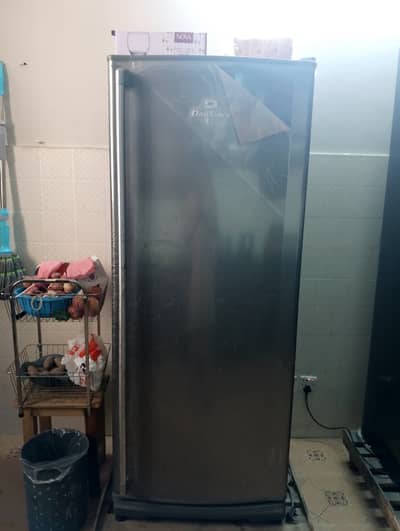 Dawlance Verticle Single Door Freezer