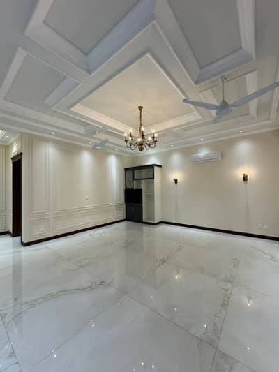 1 Kanal Slightly Use House For Rent In DHA Phase 8