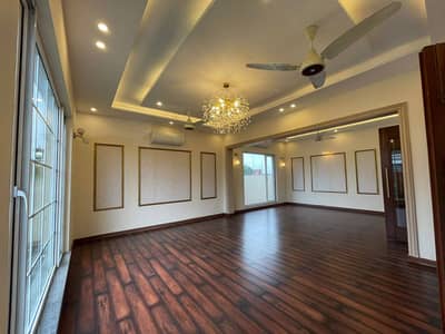1 Kanal Slightly Use House For Rent In DHA Phase 8