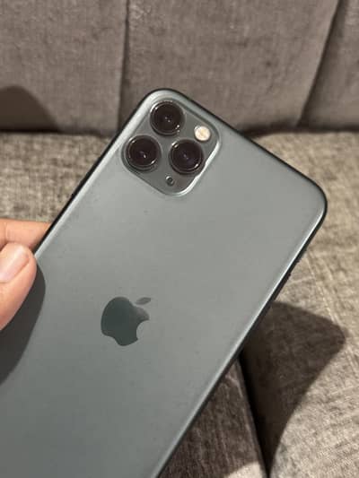 iPhone 11 Pro Max Factory Unlock 86% Health 8.5/10