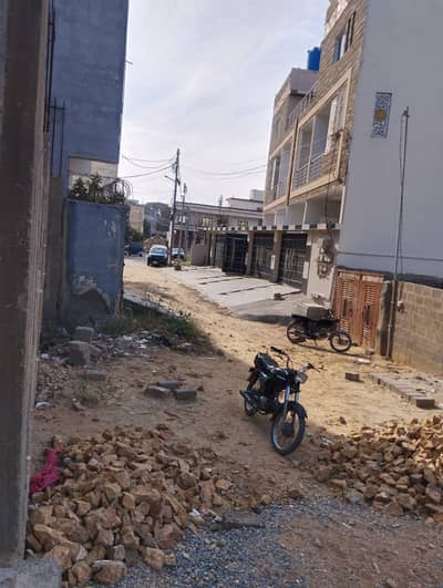 "130 Sq Yards Grey Structure House for Sale in Block 12 Prime Location"