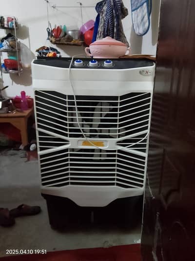 Full size air cooler 1 season use