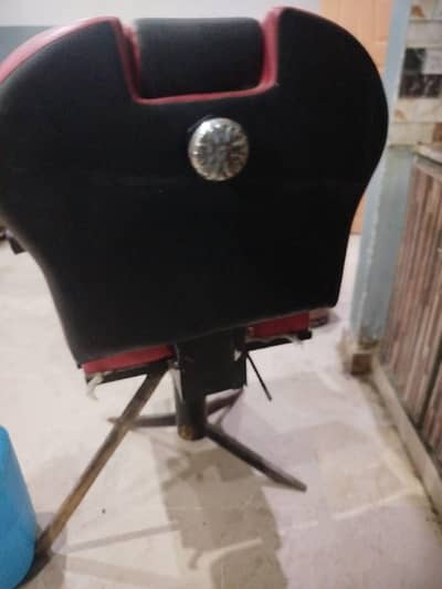 Beauty saloon swing chair