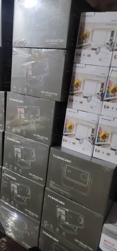 FULL HD 4K 8K ANDROID SMART PROJECTOR/ MULTIMEDIA HOME CINEMA
