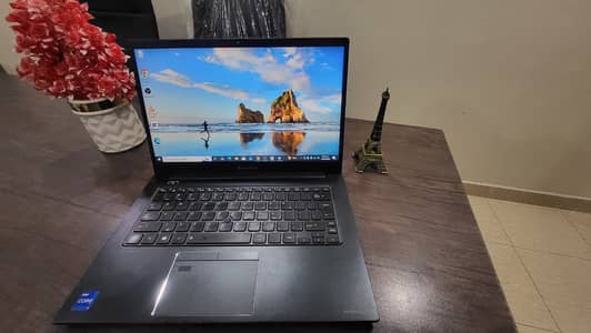 toshiba i7 11th 16Gb (03256785678)