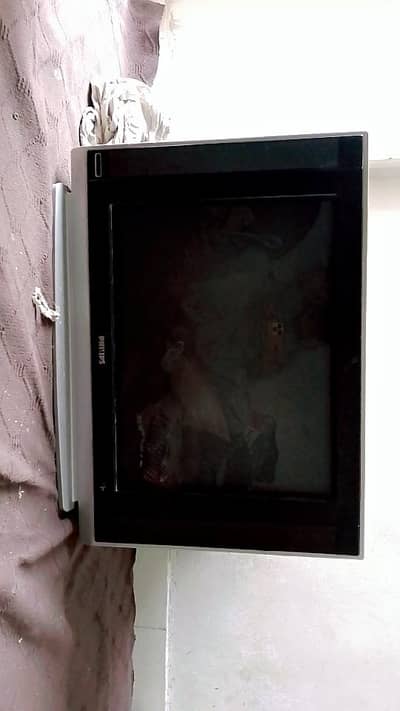 T. V on nhi he chalte chalte off hua he repair karwa k used ho sakta he