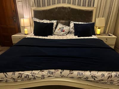 Sheesham wood bed set with side tables