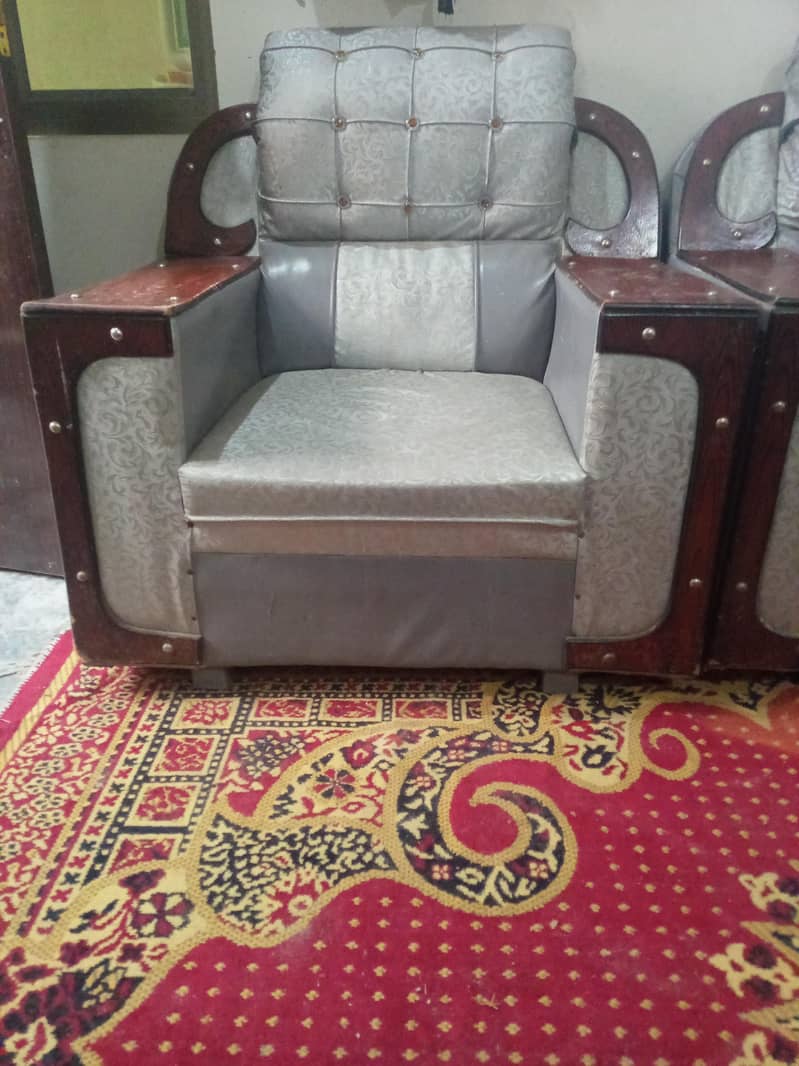 three setr sofa 0