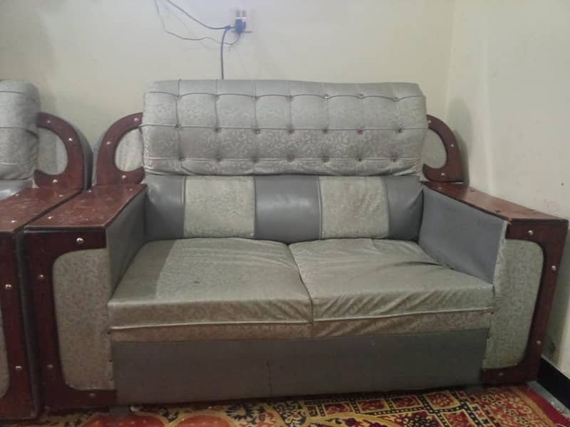 three setr sofa 1