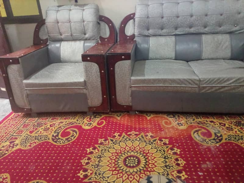 three setr sofa 2
