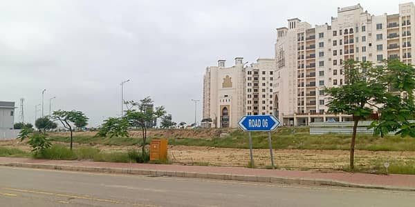 250sq yd plot in Precicnt-8 FOR SALE. Most developing precicnt of BTK near Bahria Heights and Grand Mosque