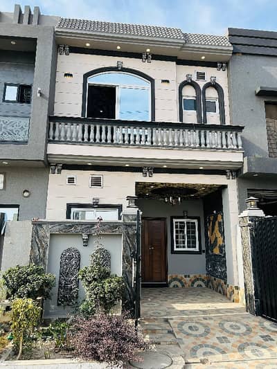A Well Designed House Is Up For Sale In An Ideal Location In Lahore
