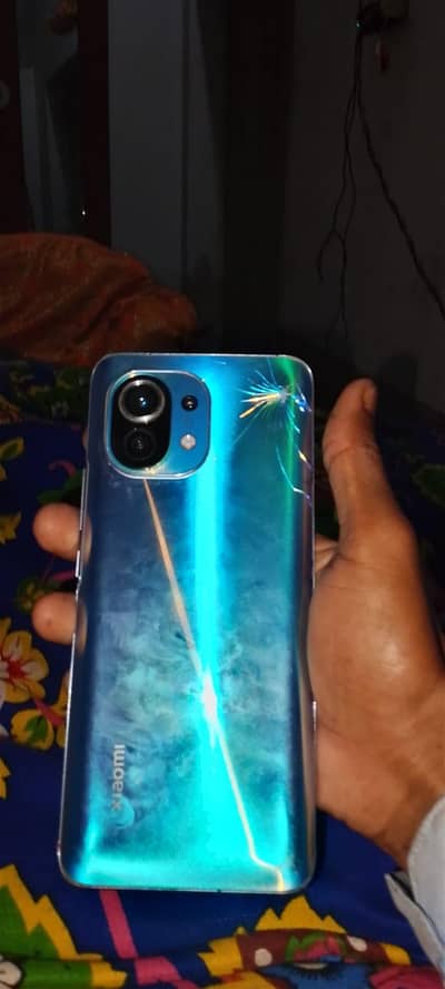 Xiaomi mi 11 8.256 . . 888 proccser