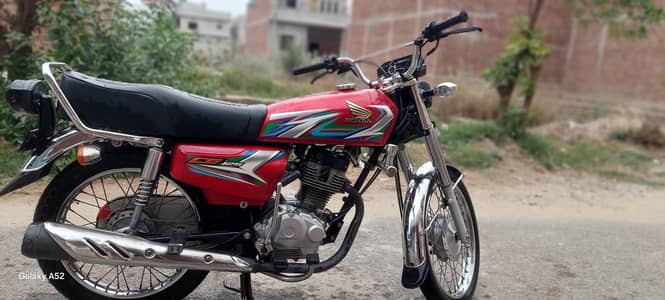 Honda 125 2022/23 model new condition 10/9 all ok