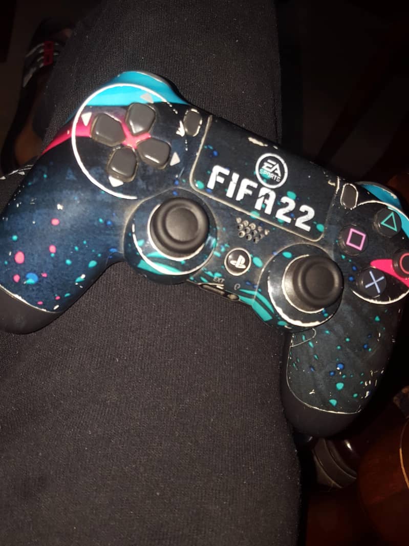 PlayStation 4 Controller 0