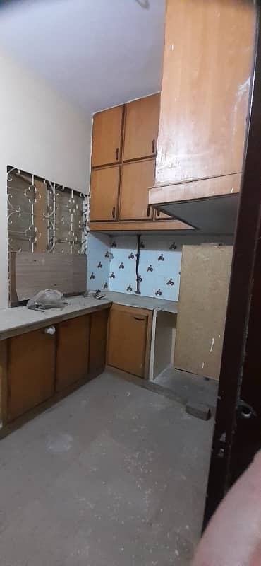 FIRST FLOOR CORNER 280 YARDS 4 BED D/D BLOCK H