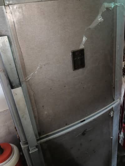 Dawlance Refrigerator for Sale – Good Condition (In Use)