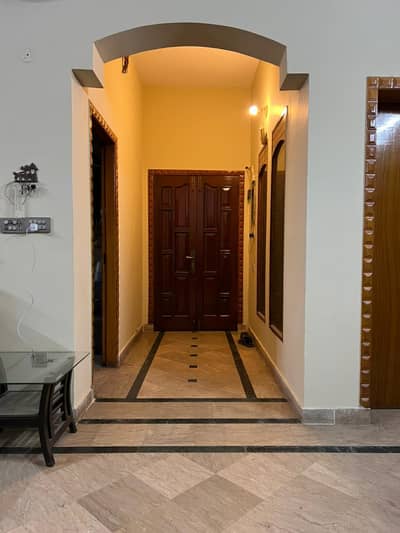 10 Marla Single-Storey House, 2 Beds With 3 Baths, Drawing Room, Gas Water, Owner-Built, Excellent Condition