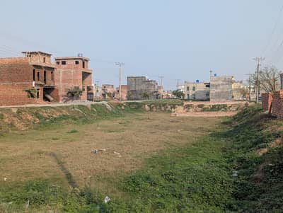 1 Kanal Double Corner Plot For Sale In New Amir Town Near Ring Road