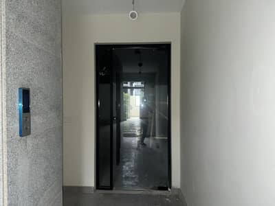 Brand New 1 Kanal Commercial Offices (Plug & Play)