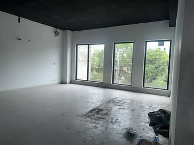 Brand New 1 Kanal Commercial Offices (Plug & Play)