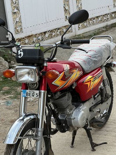 Honda 125 2021 Golden islamabad number 5