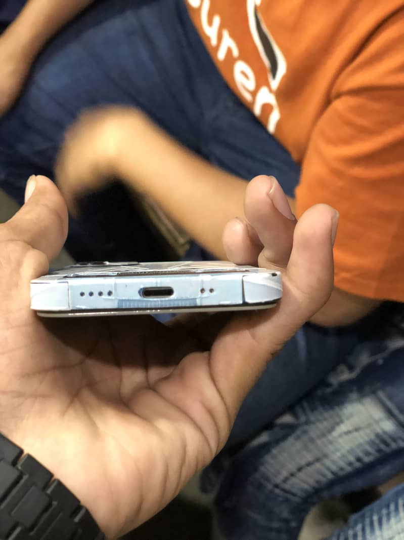 iPhone 12 mini 0