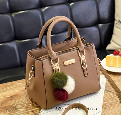 Trendy Ladies Handbag – Excellent Condition, Must See