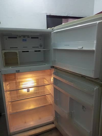 Hitachi Defrost Fridge Large Size (no olx team calls)