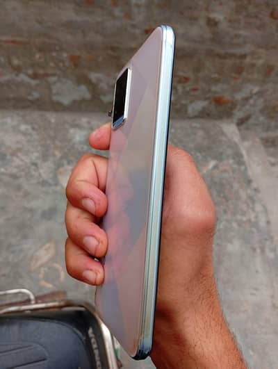 vivo y 21   4  64gb   price  21500k