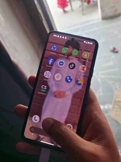 google pixel 8 in lish condition