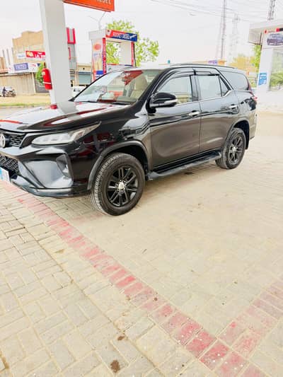 Fortuner 2.7 4x4 Petrol 2017 Legender Uplifted
