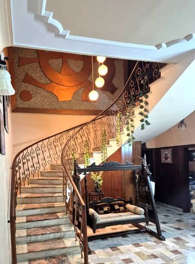 PECHS, 900 yards Bungalow for Sale.