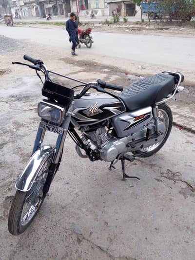 honda cg 125 red 2023 model