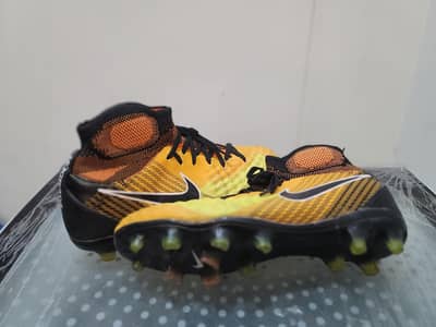 Nike football shoes China