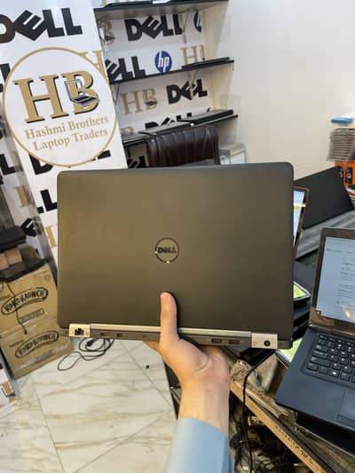 Dell Latitude i5 6th gen ram 8GB SSD 256GB
